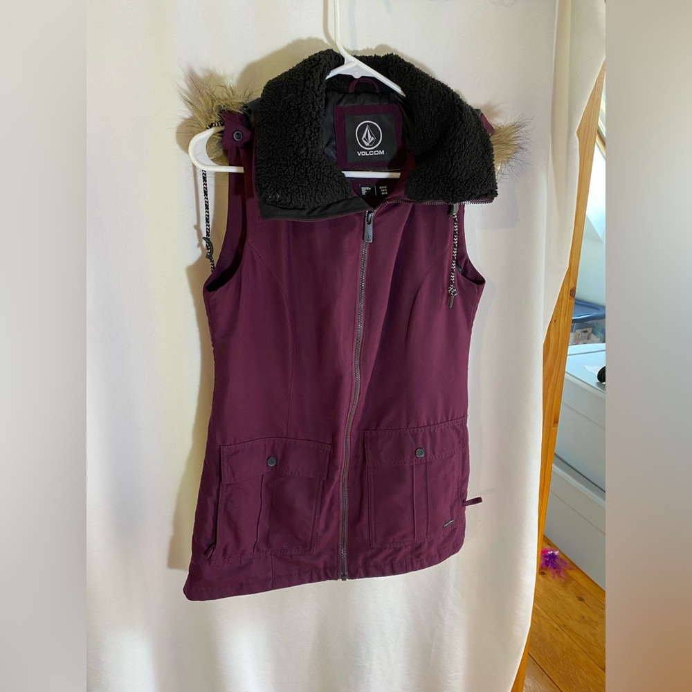 Volcom Women’s Vest with detachable hood, Size XSmall